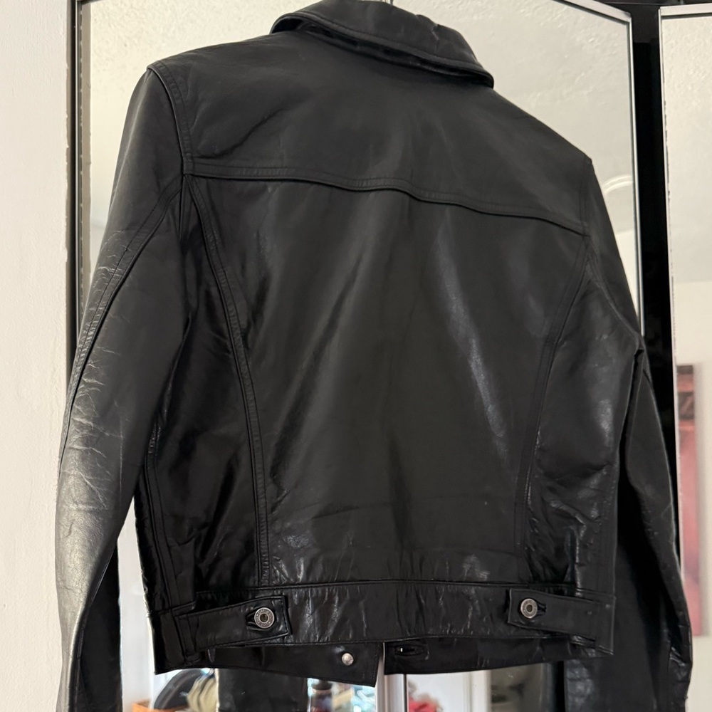 Vintage GAP Women's Black Leather Jacket - Picture 5 of 8